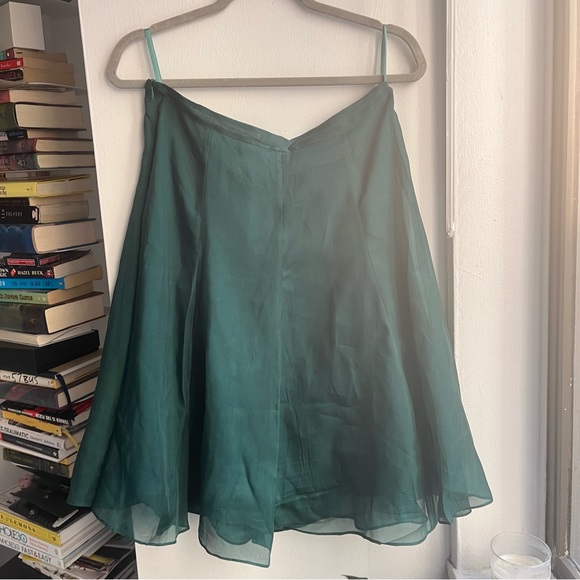 {Banana Republic} 🔷 Silk skirt - Picture 2 of 5